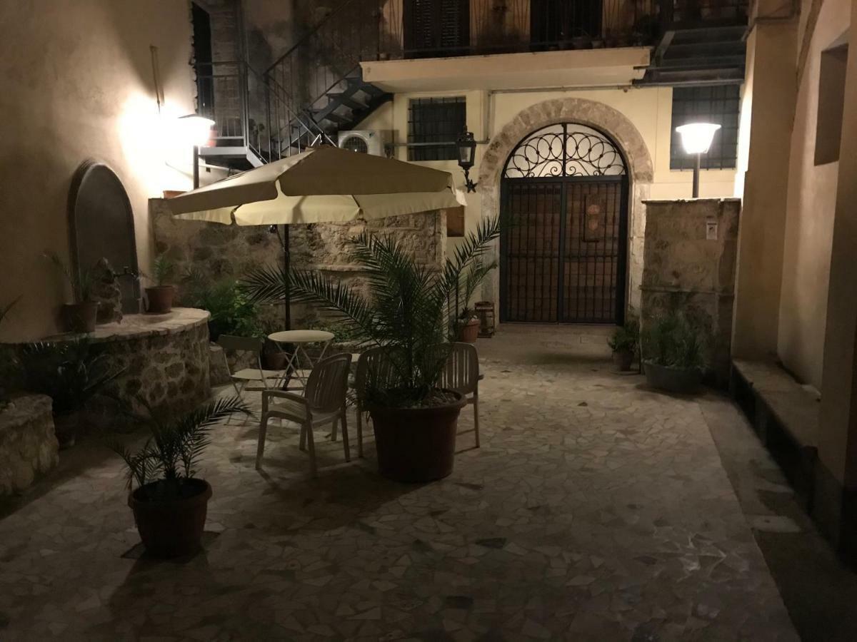 Le Prigioni Del Palazzo B&B Sora Buitenkant foto